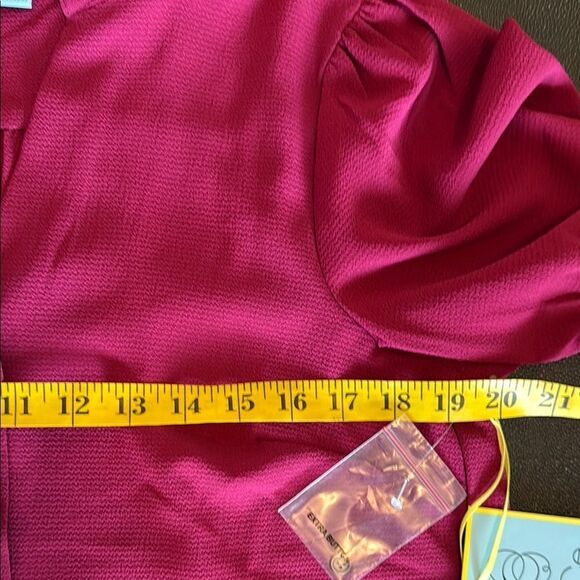 CeCe Red Sangria Burgundy Short Sleeve Button Down Shirt size Medium NWT - Picture 6 of 10